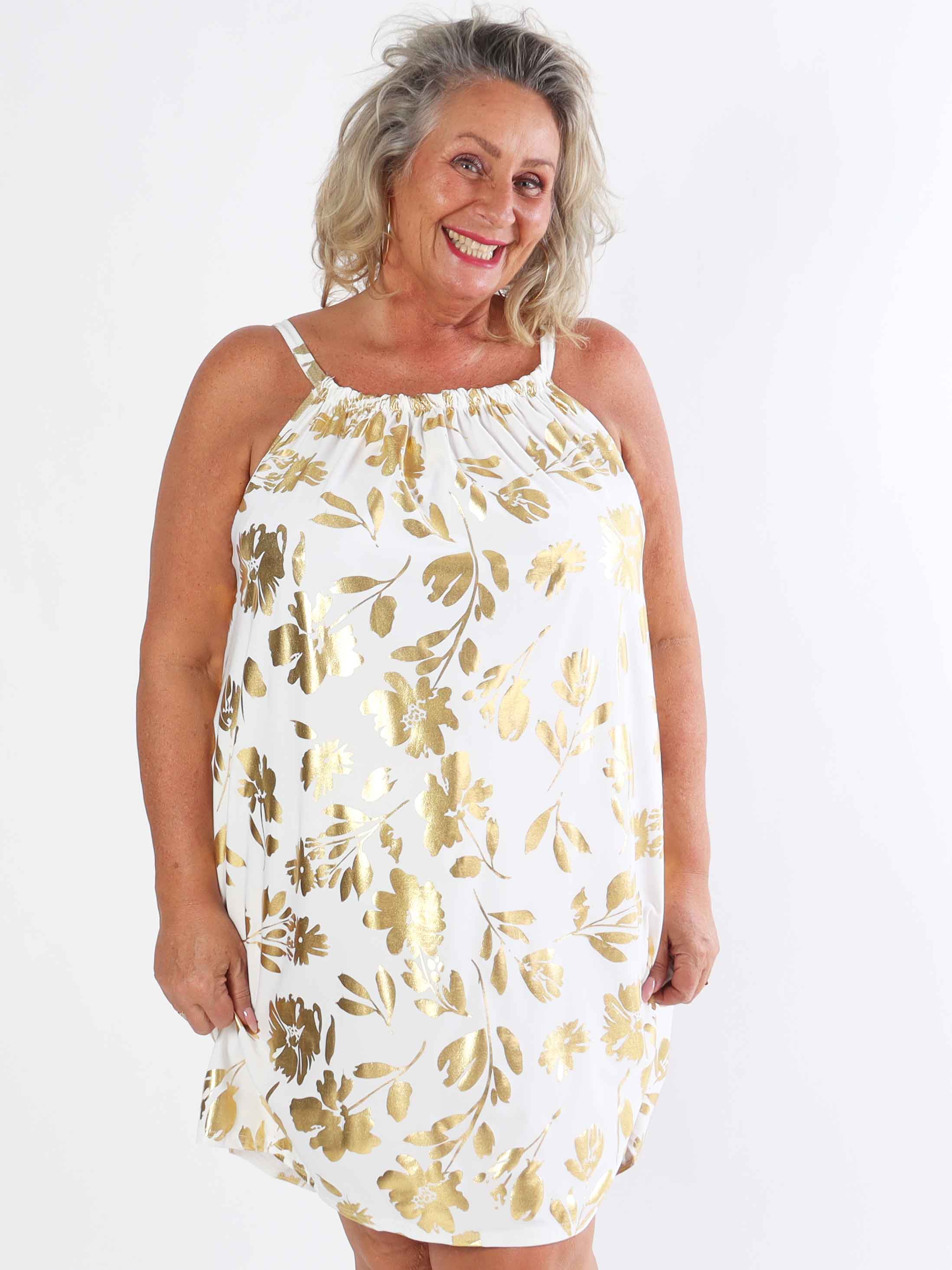 SunLove Gold Flower - Elastisk plus size stropkjole med store guldblade